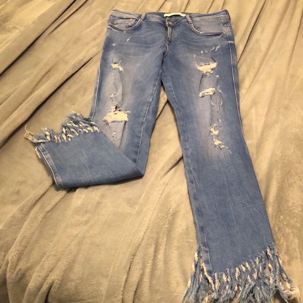 Fashionable jeans with beautiful decor frayed Zara
